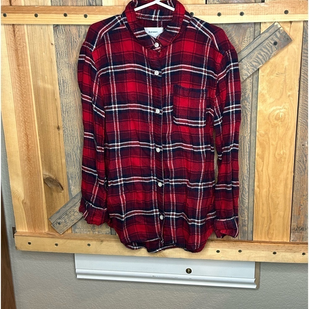 B005. Old Navy red plaid flannel shirt Youth M